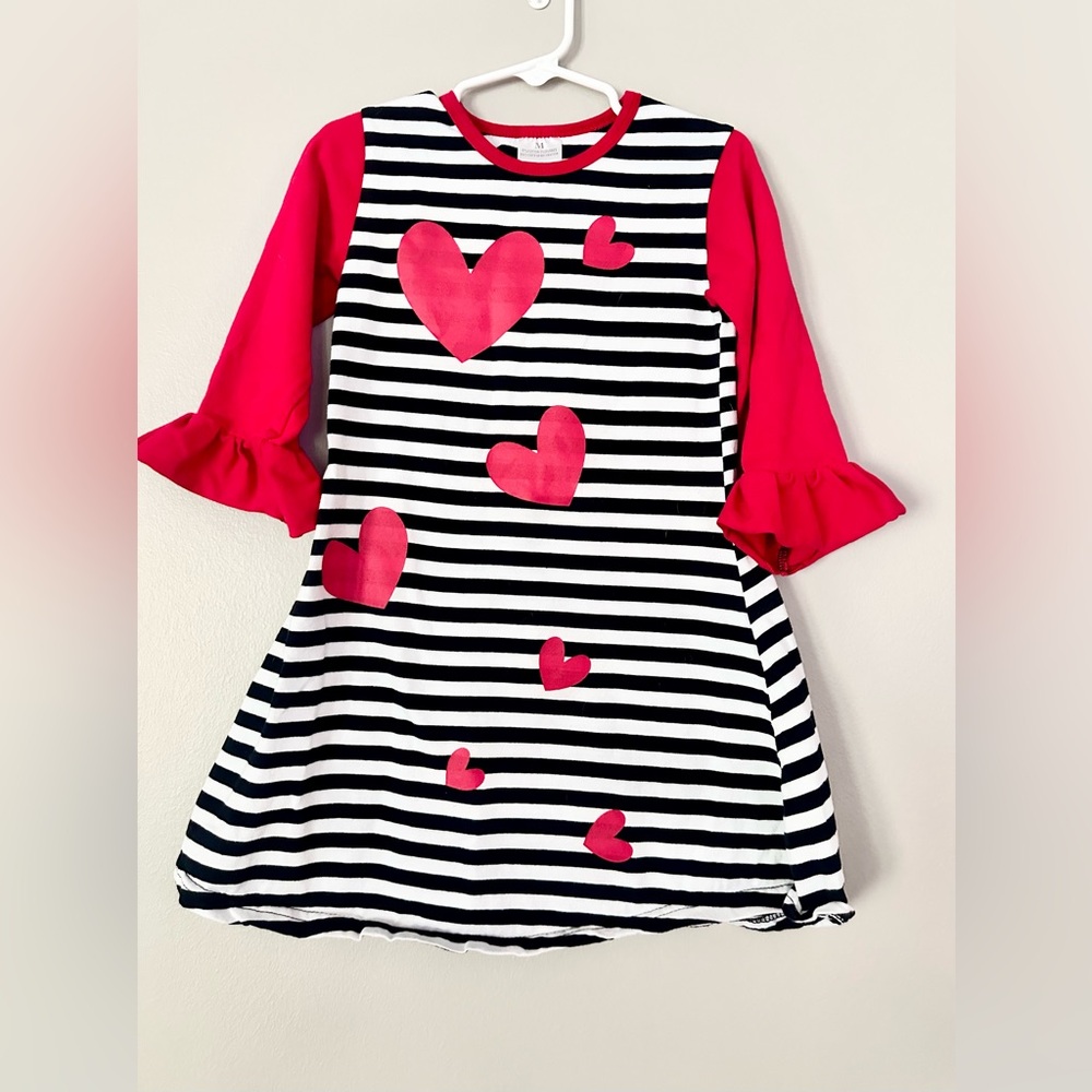 Boutique Unbranded Heart Valentine’s Black & White Striped Dress Size 4